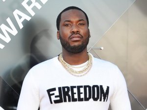 Meek Mill - Basic Bitch ft. Offset & Quavo