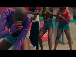 VIDEO: Santi - Sparky