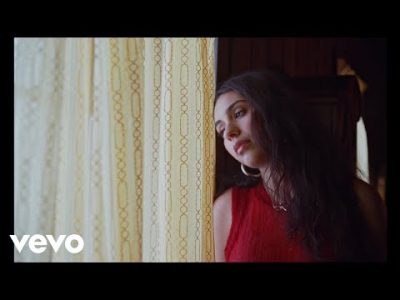 VIDEO: Alessia Cara - Out Of Love
