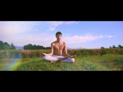 VIDEO: J Molley - Flower Child