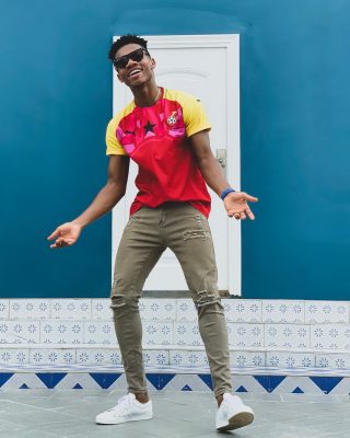 KiDi ft. Sarkodie - Adiepena (Remix)