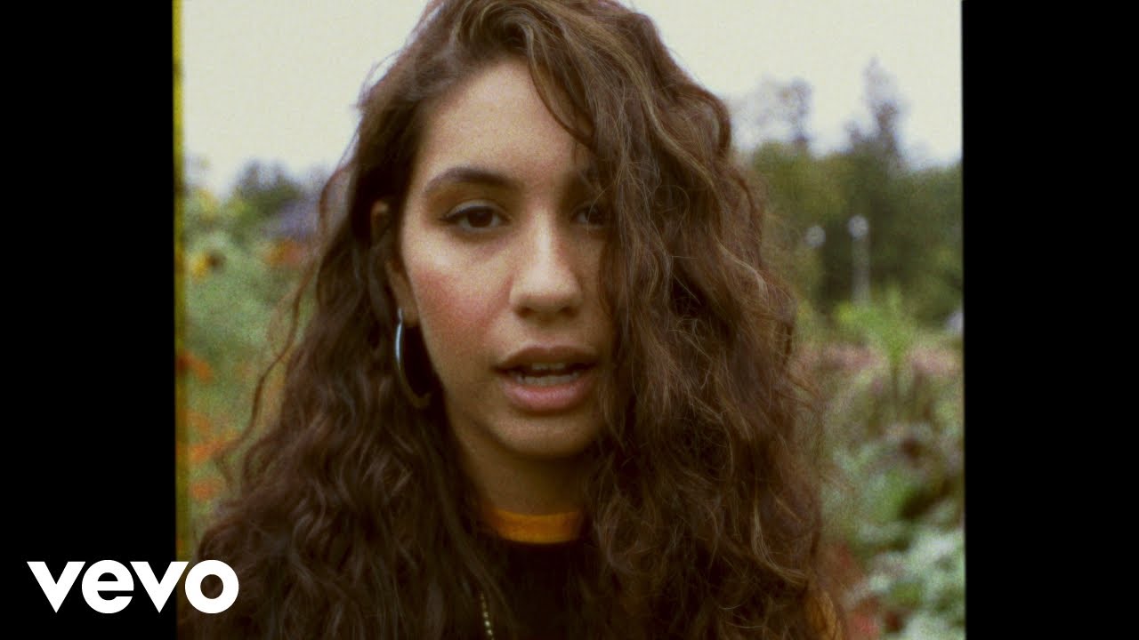 VIDEO: Alessia Cara - Rooting For You