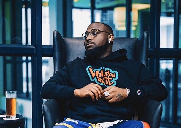 OBO!!! Davido Show Off The Money He Made After A Show In 2020 (See Video)