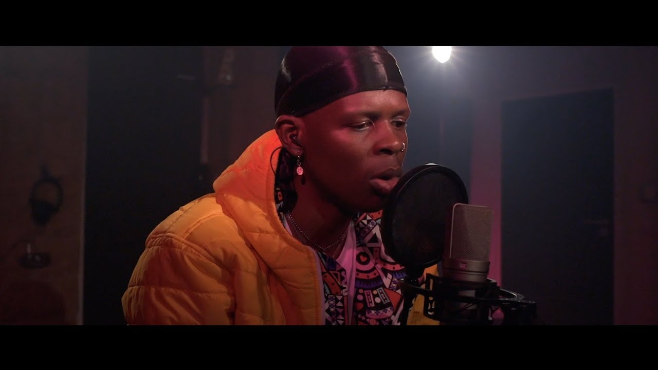 VIDEO: Aubrey Qwana - Molo Unplugged