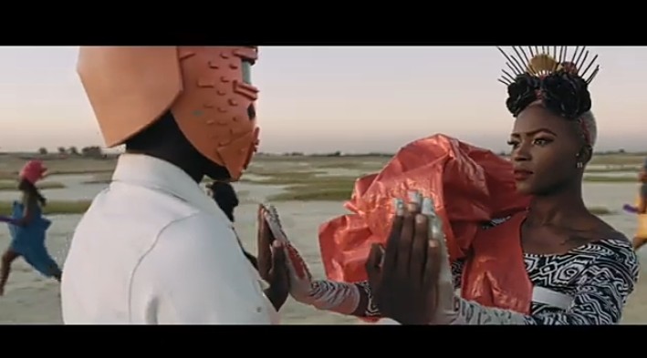 VIDEO: Mi Casa - Church Bells