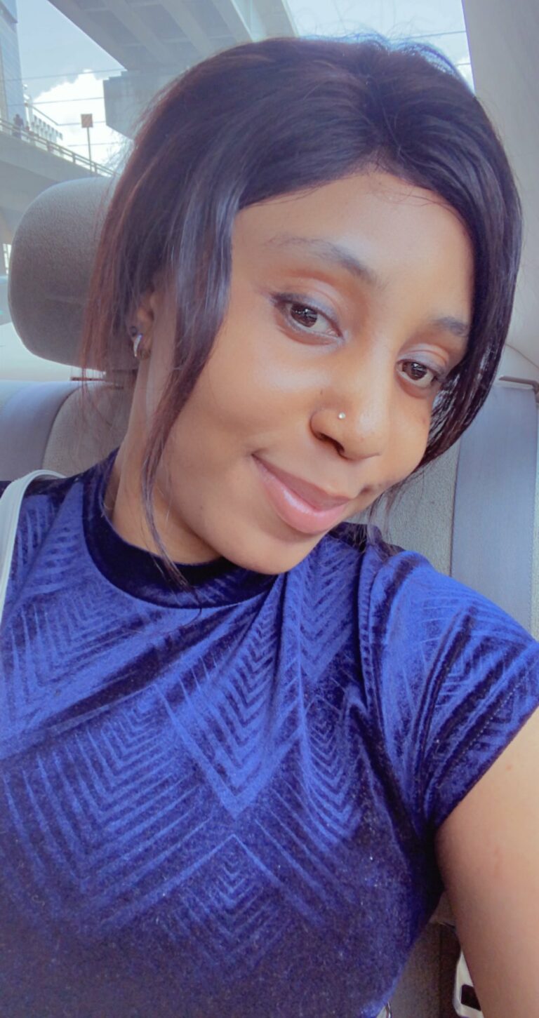 See What Happened To This Nigerian lady after she mistakenly used N200k to play bet (Screenshot)