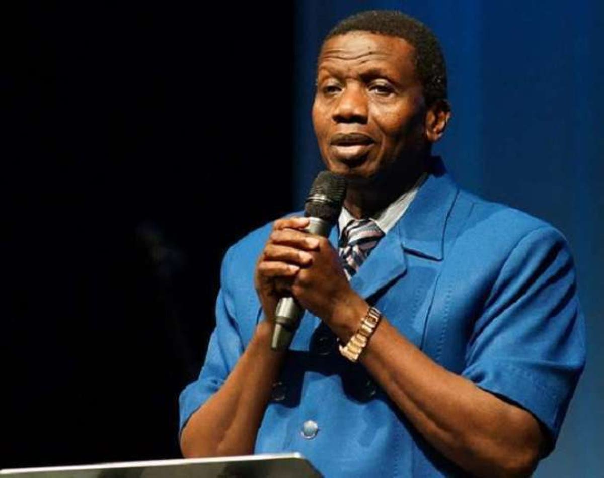 ‘You will marry next year’- Pastor Adeboye prays for single men who are wasting time (video)