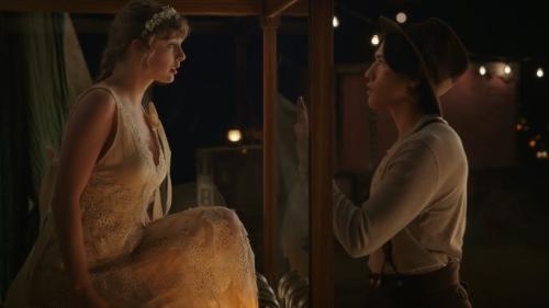 VIDEO: Taylor Swift - Willow