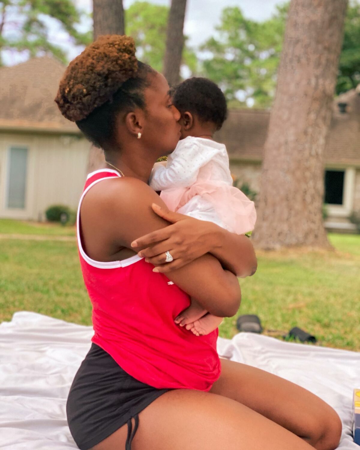 I’ll Deal With Anyone That Bullies My Daughter – Simi