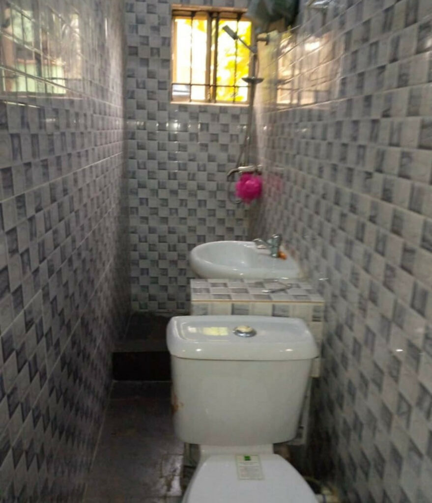 Shocker!!! See photo of a bathroom in Lagos a Woman shared online. Can you rent this type of Apartment?