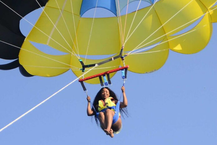 Erica Goes Parasailing In Dubai, Shares Video Online (Video)