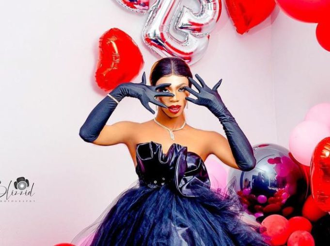 James Brown burst into tears after reuniting with his ‘long lost sister’ (Video)