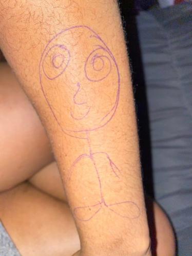 Tattoo business!!! Lady ‘tattoo’ Governor Sanwo-Olu on her hand, Shares photos online (Photo)