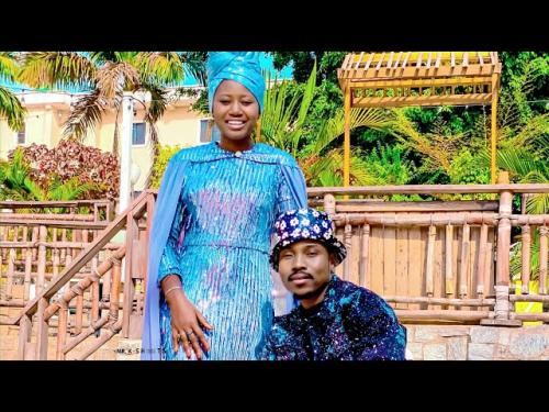 Umar M Shareef Ft. Momee Gombe - Cikin Mafarki