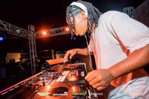 DJ Obza – Freaky Tuesday (Live Mix)