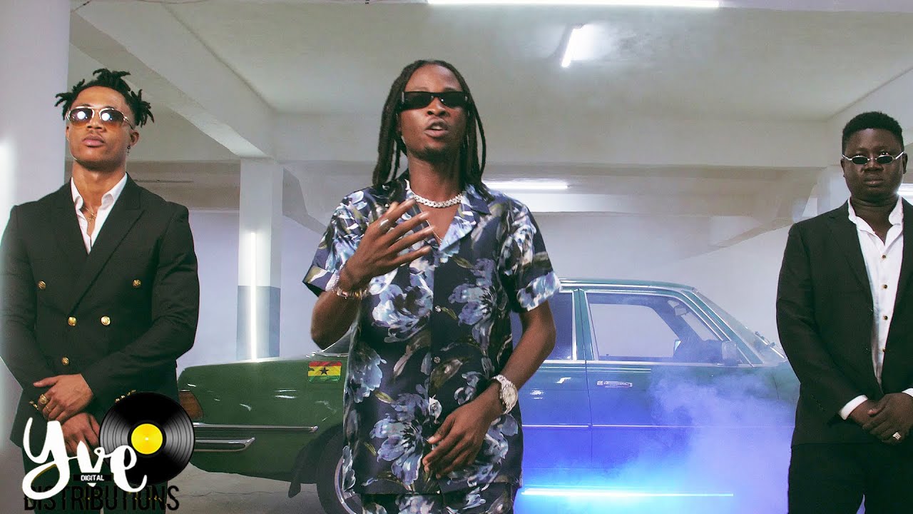 VIDEO: Kweku Darlington - Sika Kankan