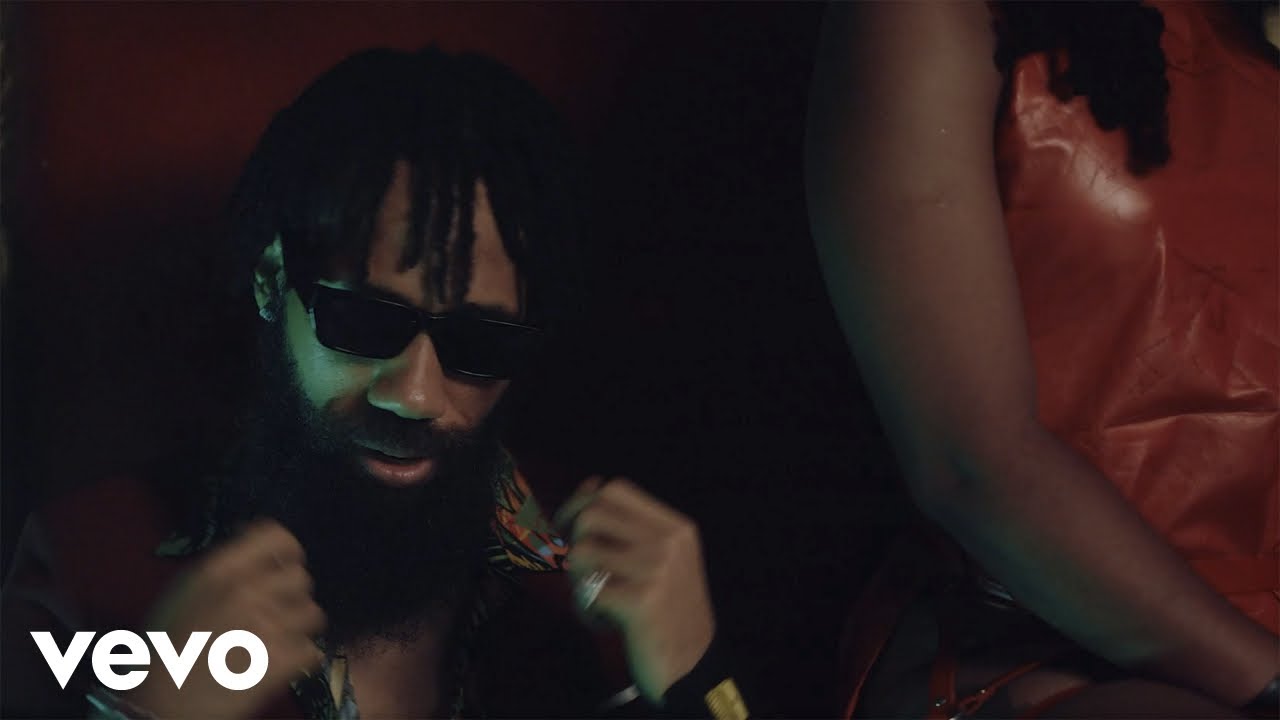 VIDEO: Phyno - Stacks